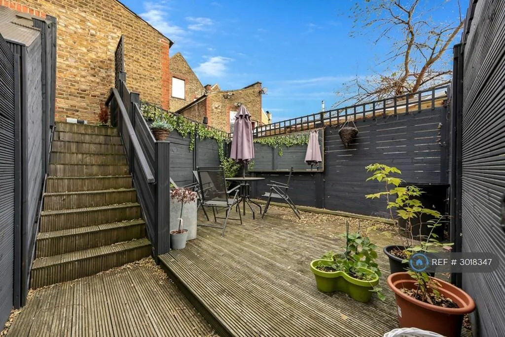 3 bedroom flat for rent