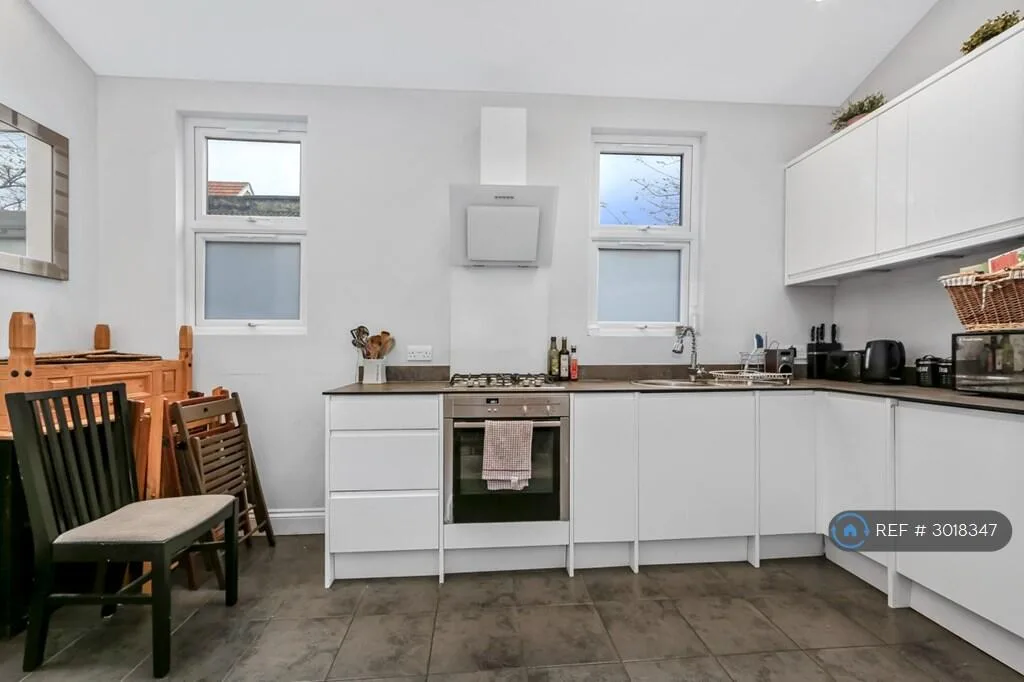 3 bedroom flat for rent