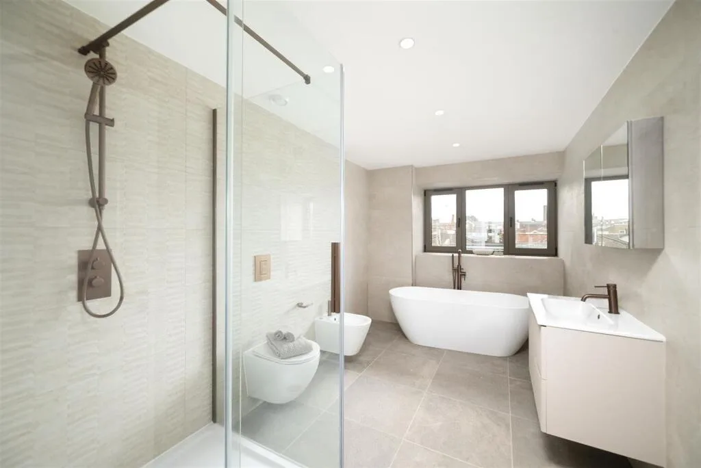 3 bedroom flat for rent