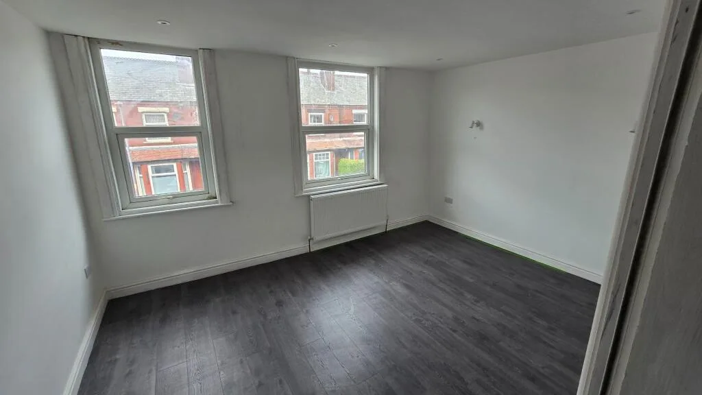4 bedroom semi-detached house for rent