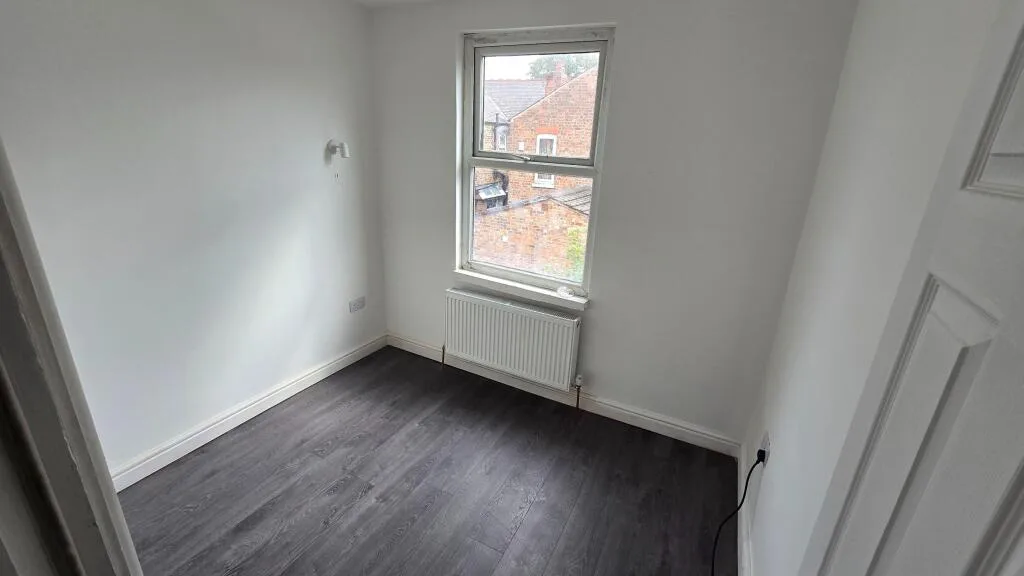 4 bedroom semi-detached house for rent