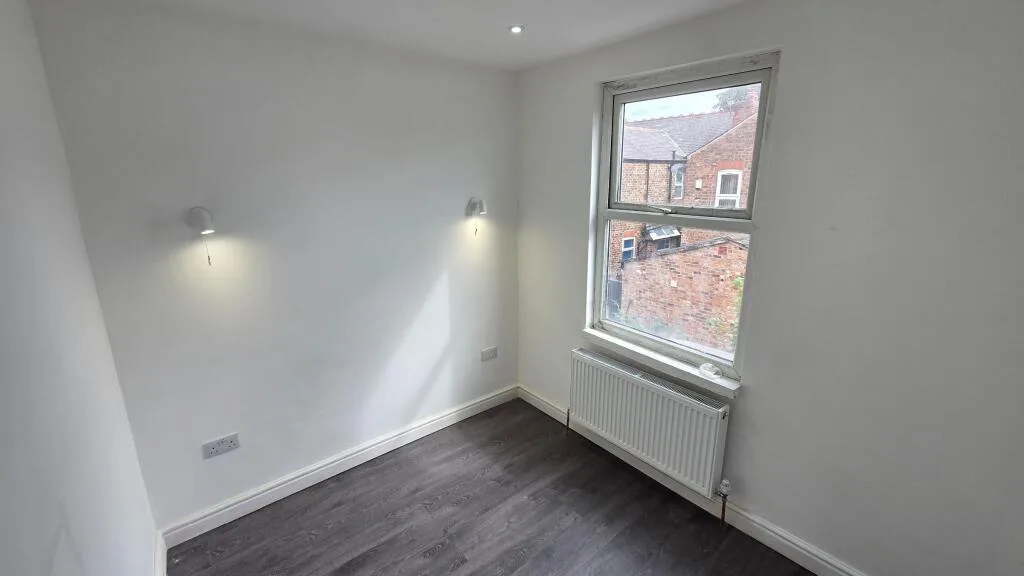 4 bedroom semi-detached house for rent