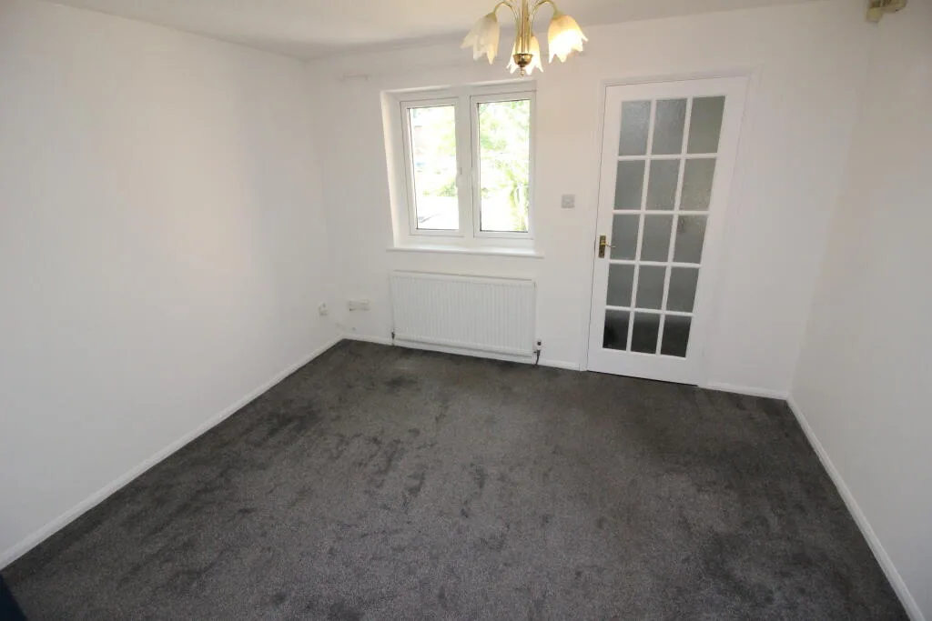 4 bedroom end of terrace house for rent