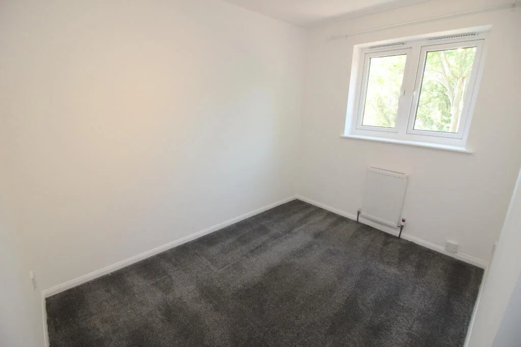4 bedroom end of terrace house for rent