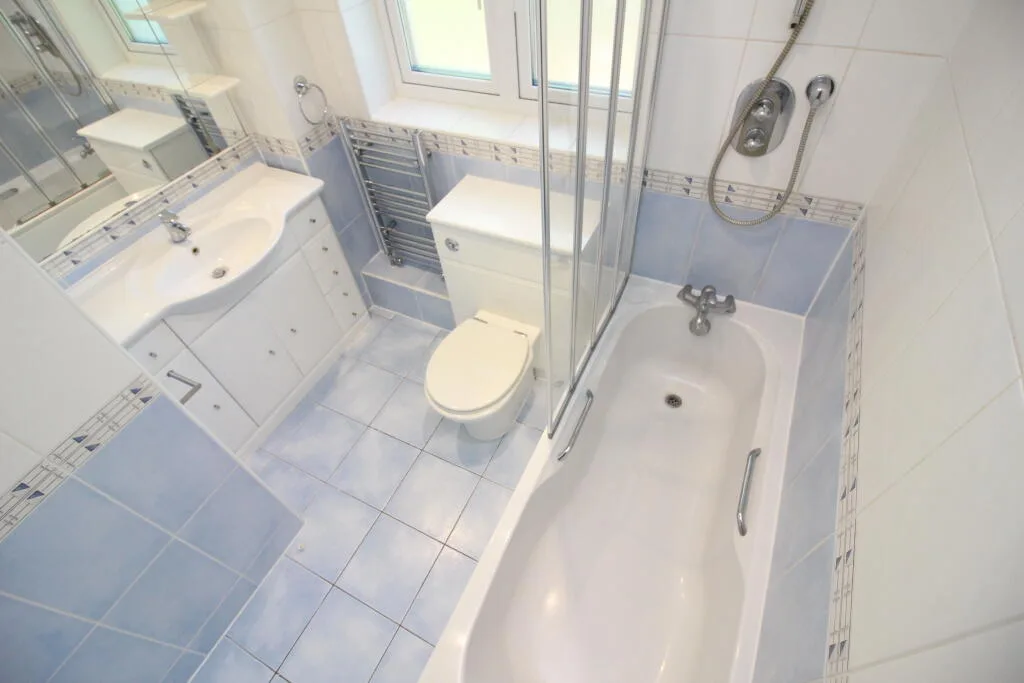 4 bedroom end of terrace house for rent