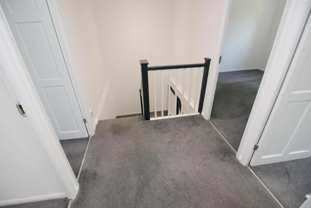 4 bedroom end of terrace house for rent