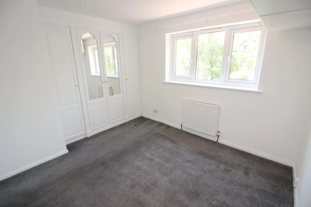 4 bedroom end of terrace house for rent