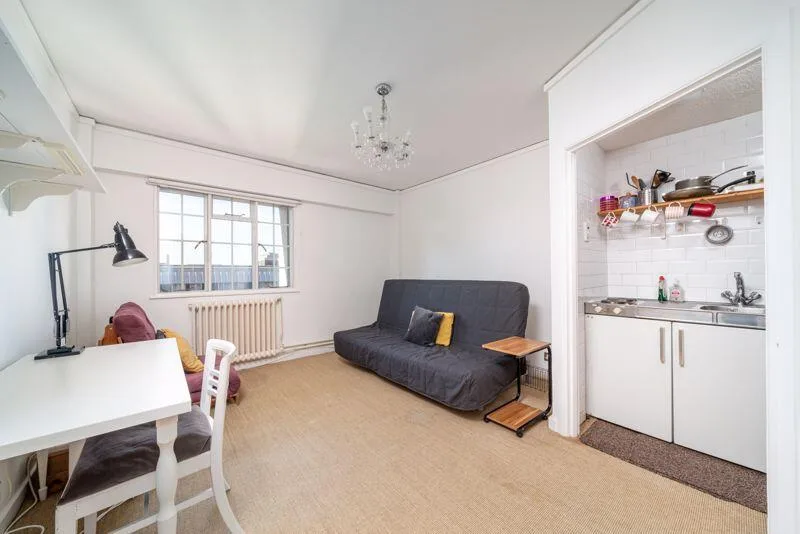 Studio flat for rent