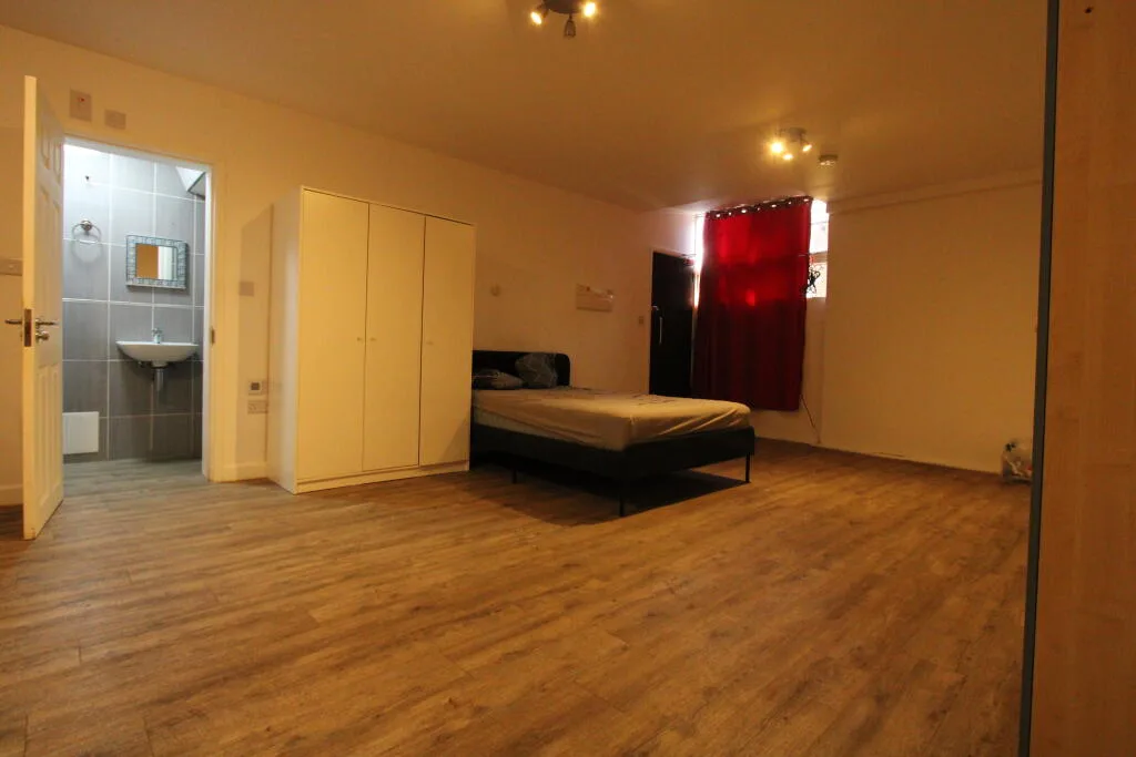Studio flat for rent