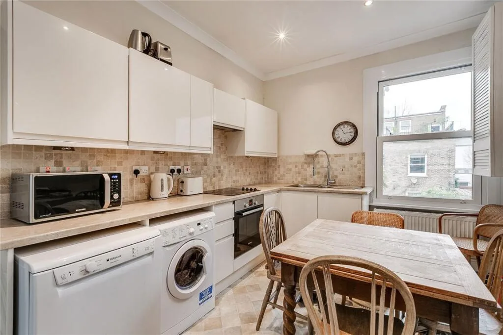 3 bedroom flat for rent