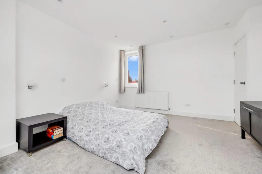 5 bedroom terraced house for rent
