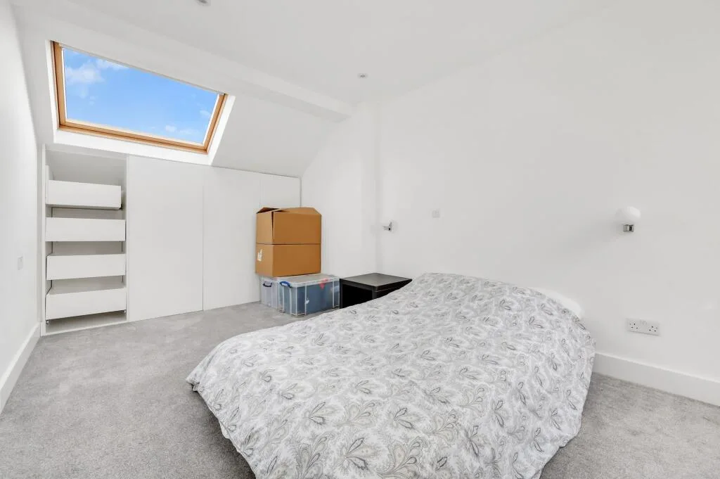 5 bedroom terraced house for rent
