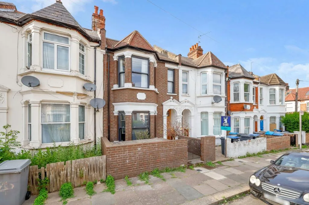 5 bedroom terraced house for rent