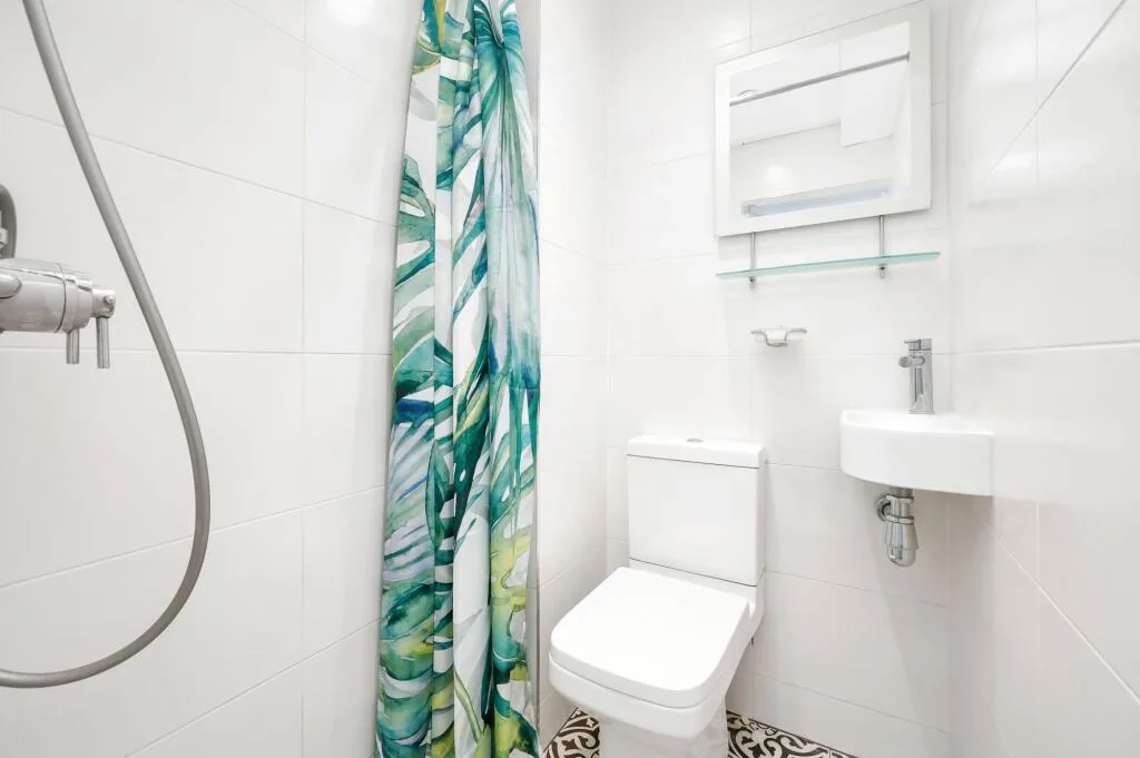 5 bedroom terraced house for rent