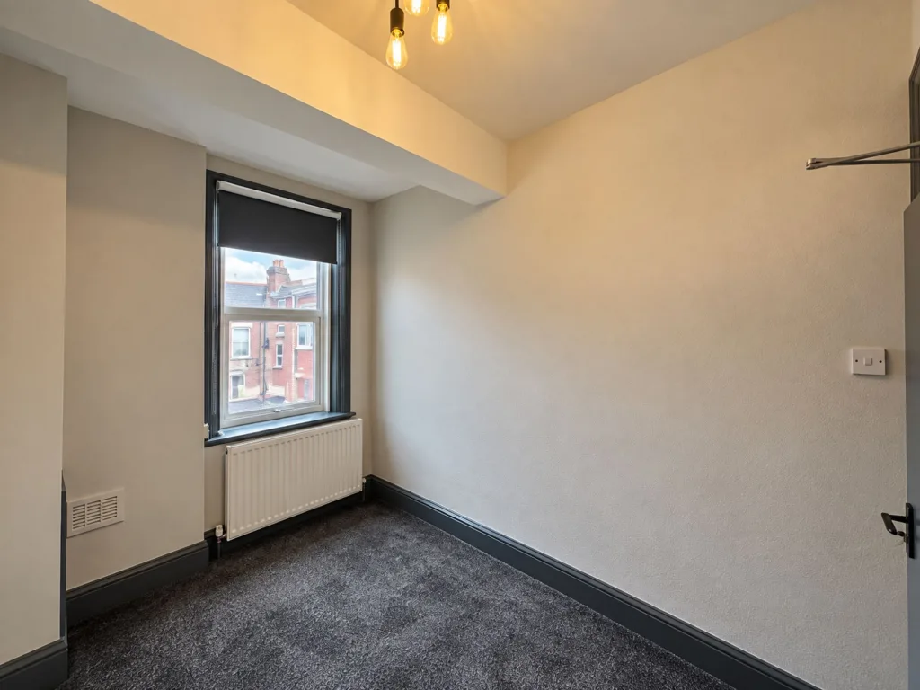 5 bedroom flat for rent