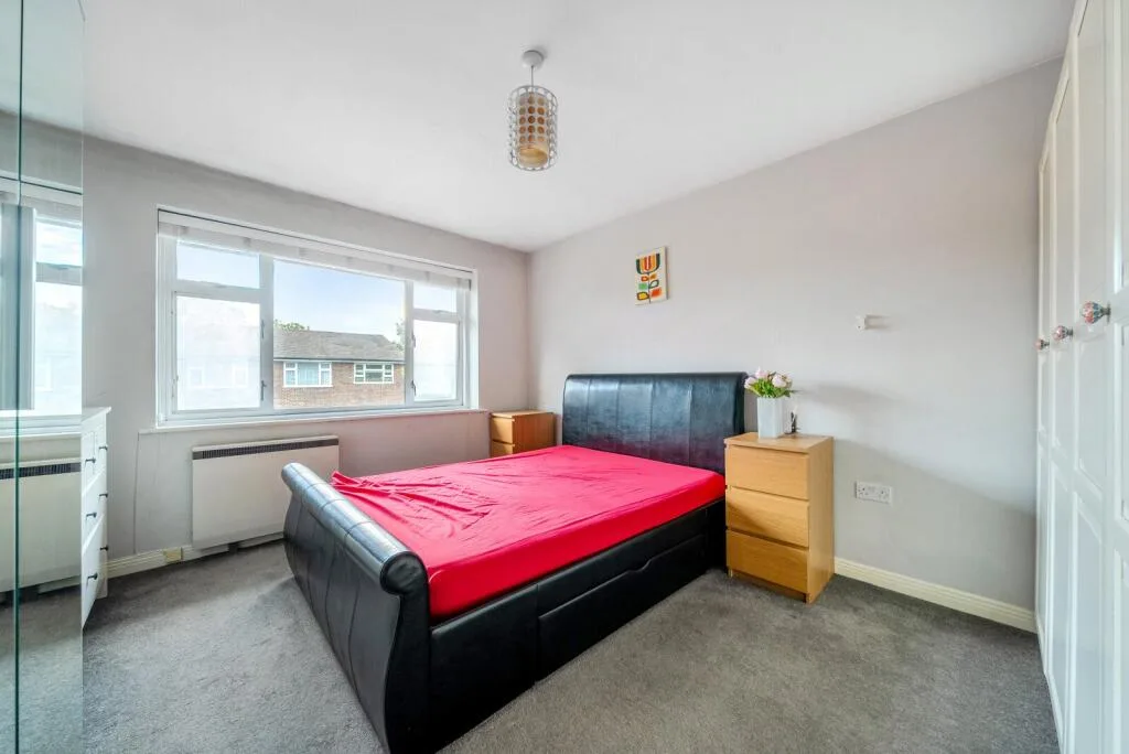 2 bedroom maisonette for rent
