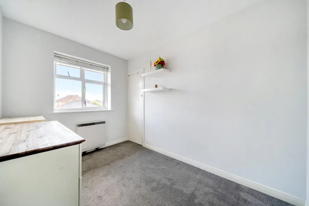 2 bedroom maisonette for rent