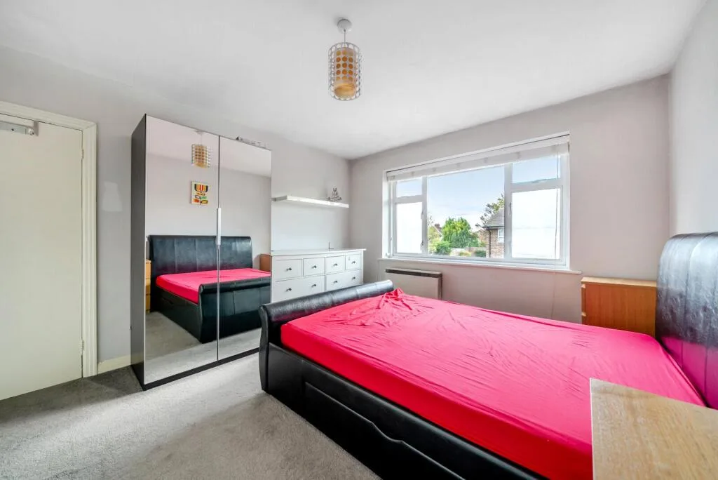 2 bedroom maisonette for rent