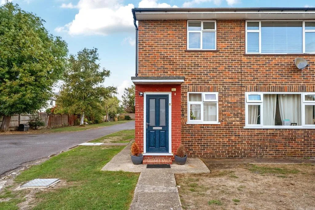 2 bedroom maisonette for rent