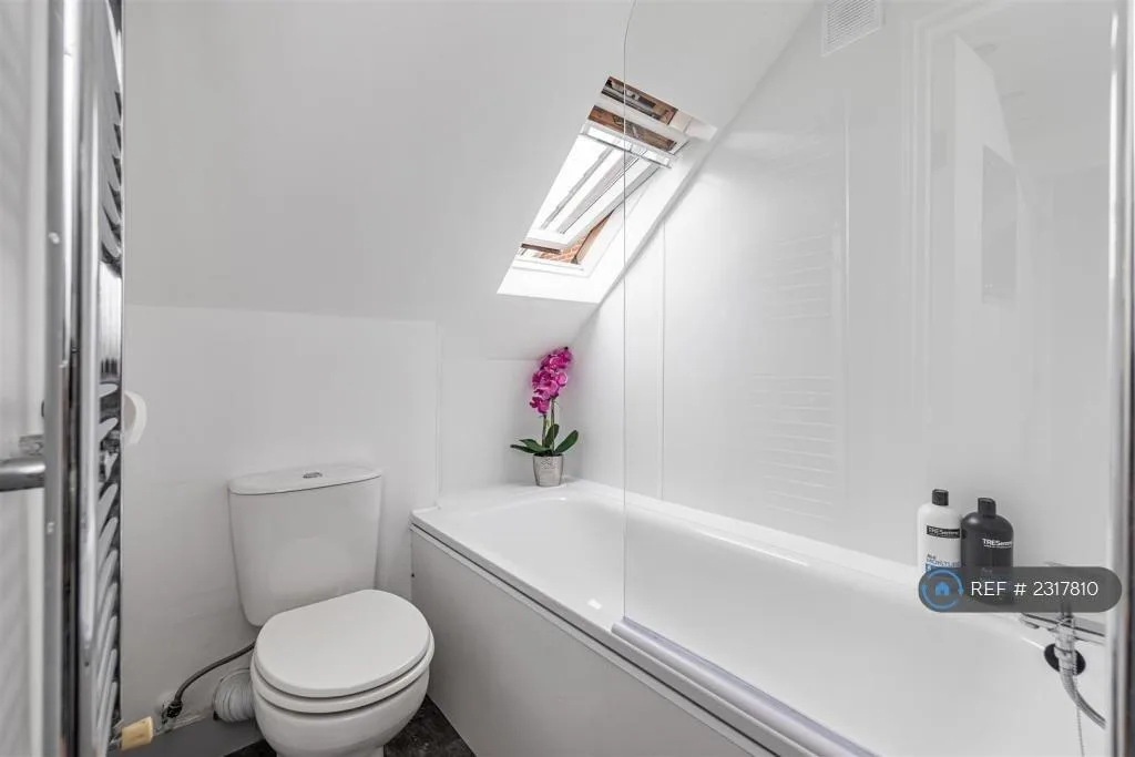 2 bedroom semi-detached house for rent
