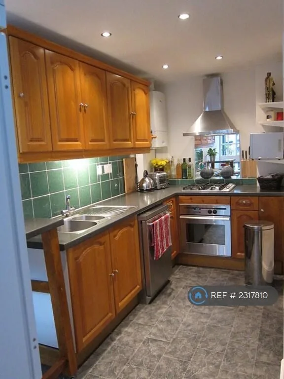 2 bedroom semi-detached house for rent