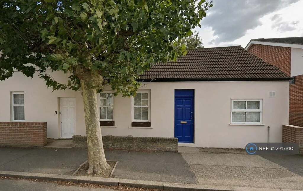 2 bedroom semi-detached house for rent