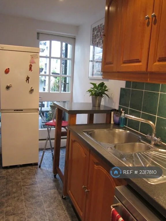 2 bedroom semi-detached house for rent