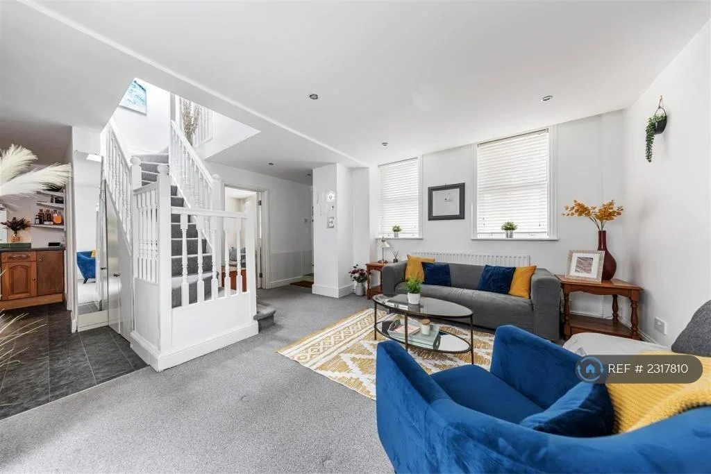 2 bedroom semi-detached house for rent