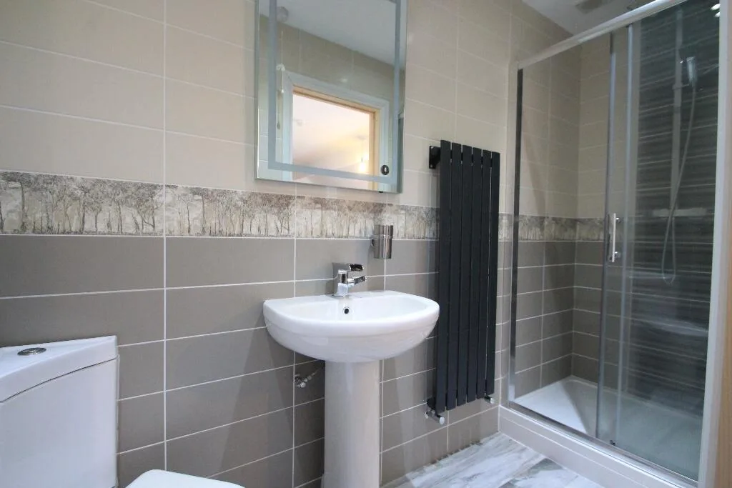 8 bedroom terraced house for rent