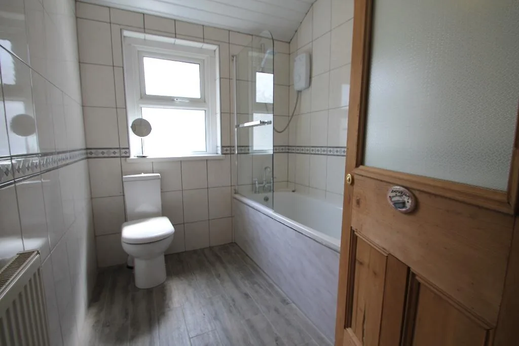 8 bedroom terraced house for rent