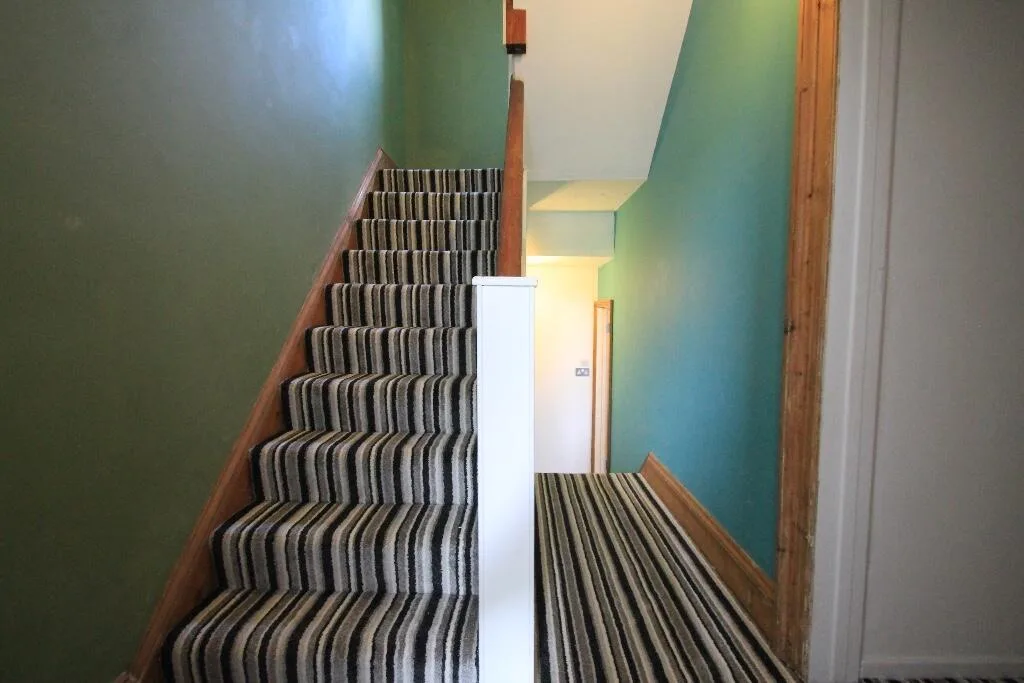 8 bedroom terraced house for rent
