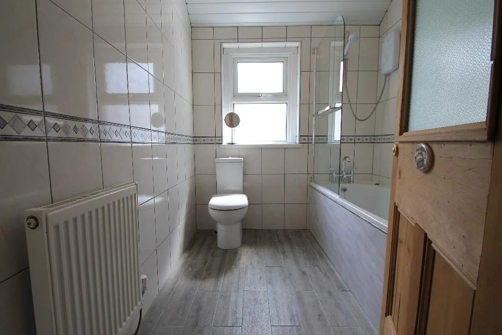 8 bedroom terraced house for rent