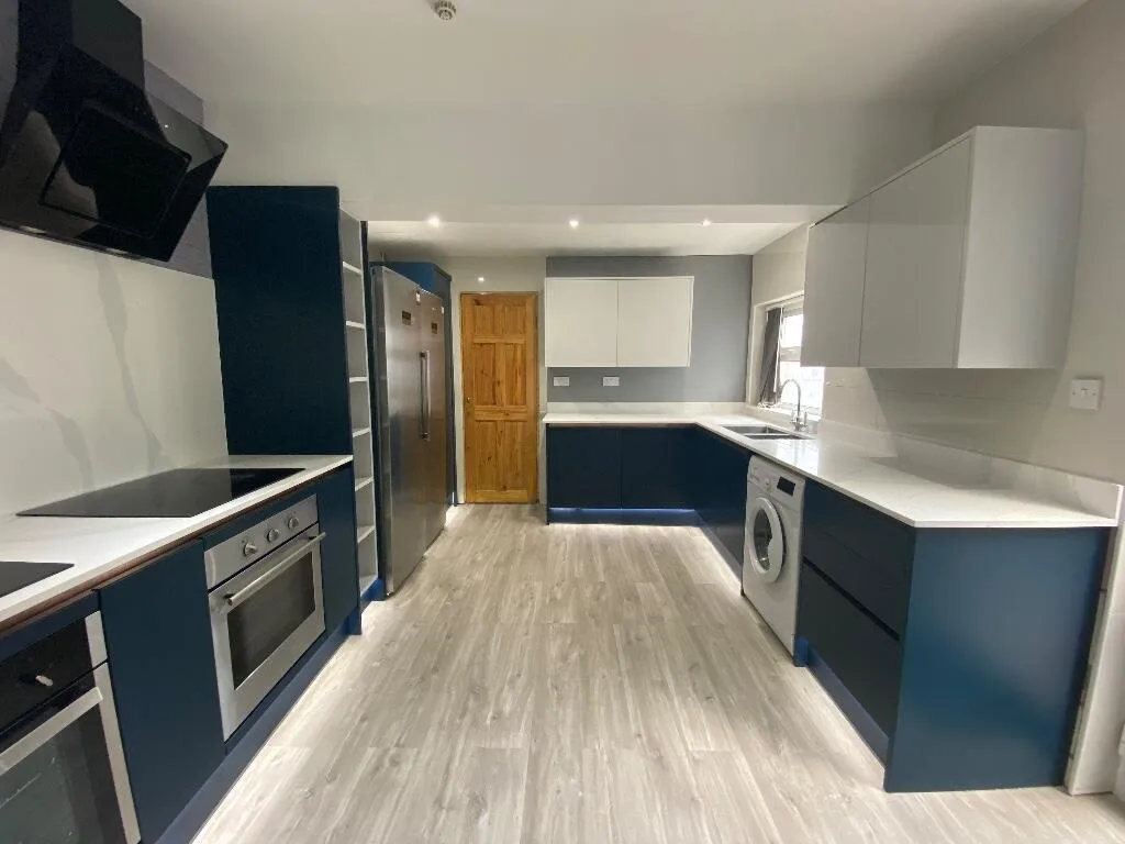 8 bedroom terraced house for rent