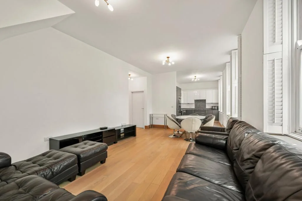 3 bedroom flat for rent