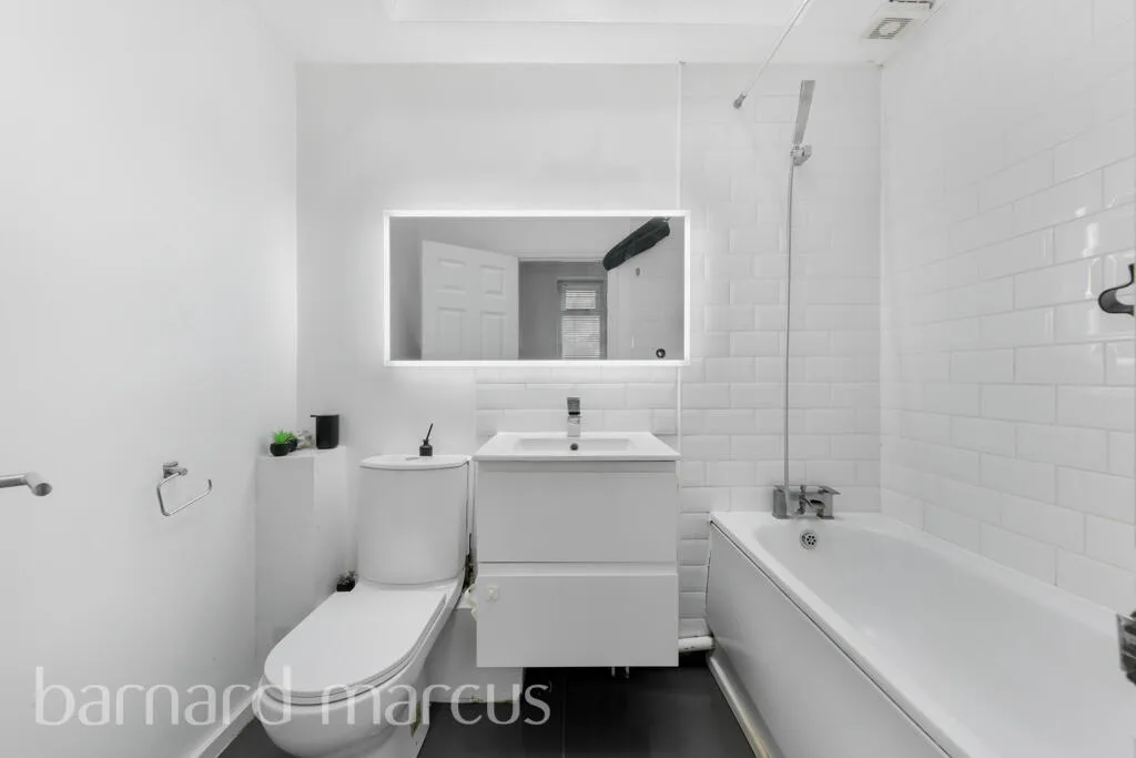 2 bedroom maisonette for rent