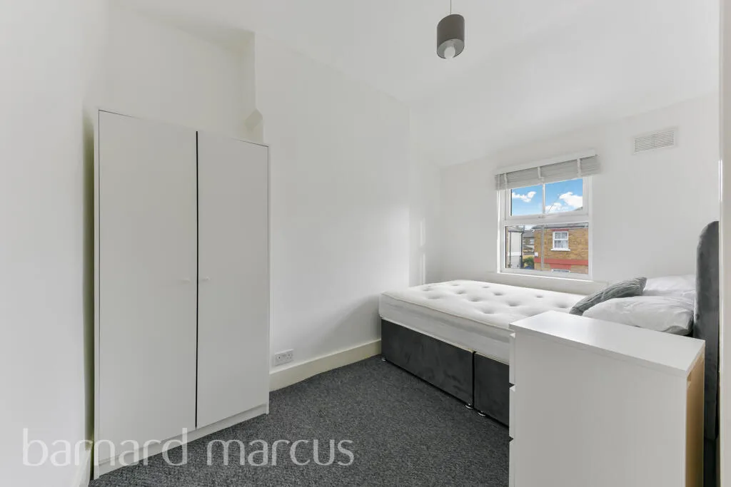 2 bedroom maisonette for rent