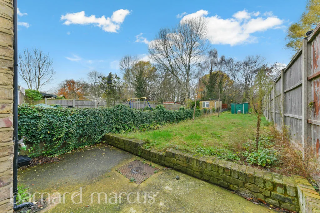 2 bedroom maisonette for rent