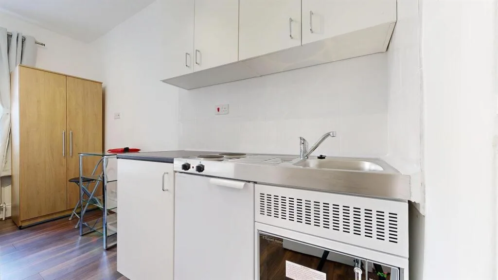 Studio flat for rent
