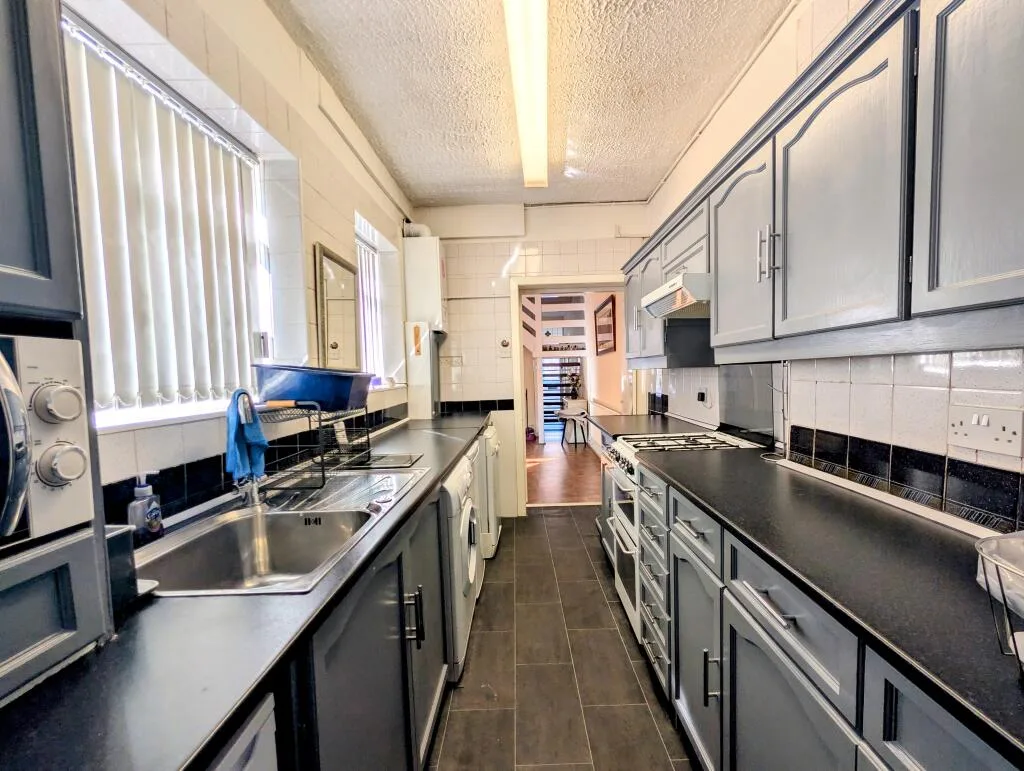 2 bedroom house for rent
