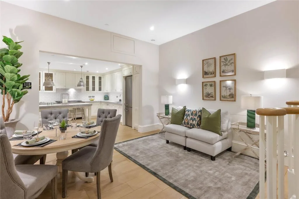 3 bedroom mews property for rent