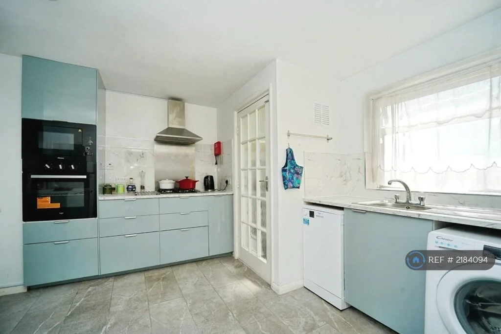 2 bedroom detached house for rent