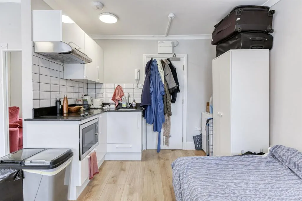 Studio flat for rent