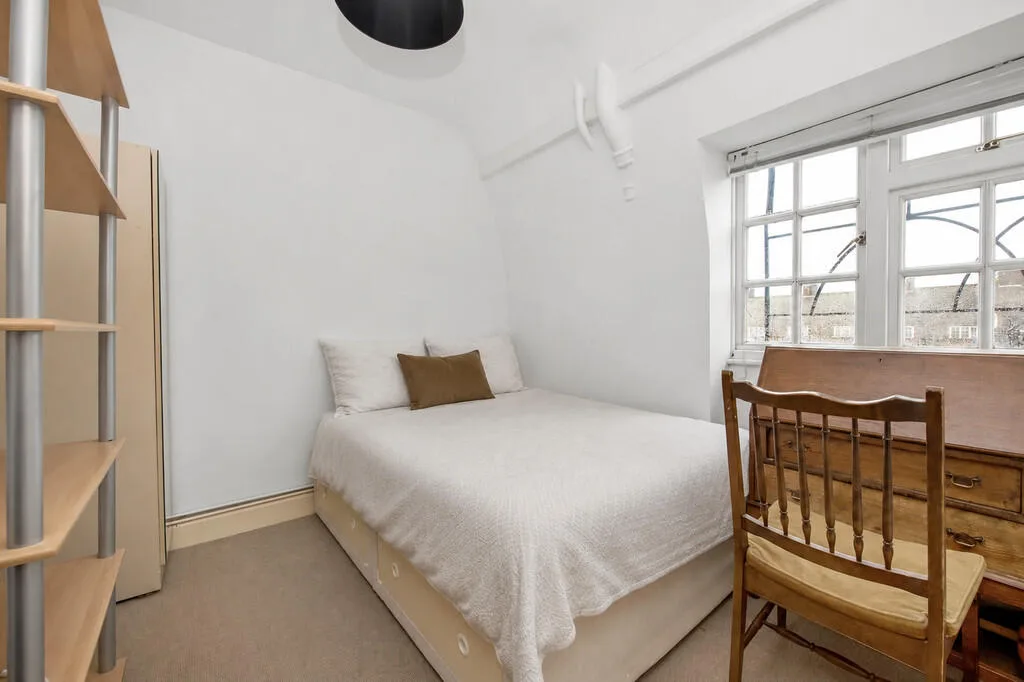 2 bedroom maisonette for rent