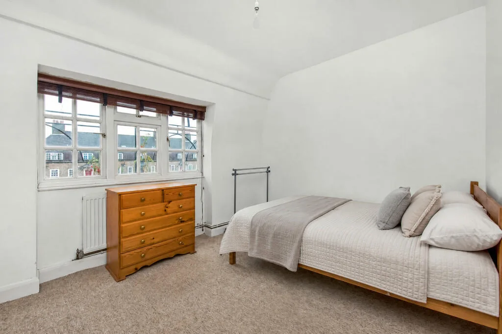 2 bedroom maisonette for rent