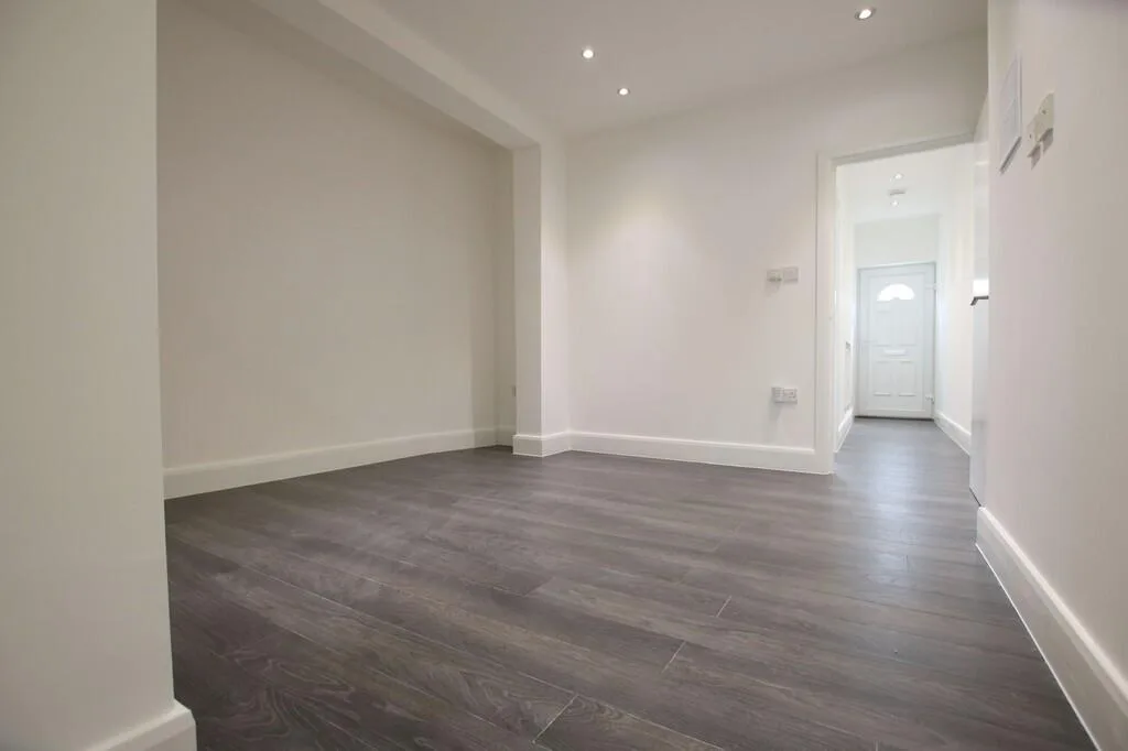 2 bedroom ground floor flat for rent
