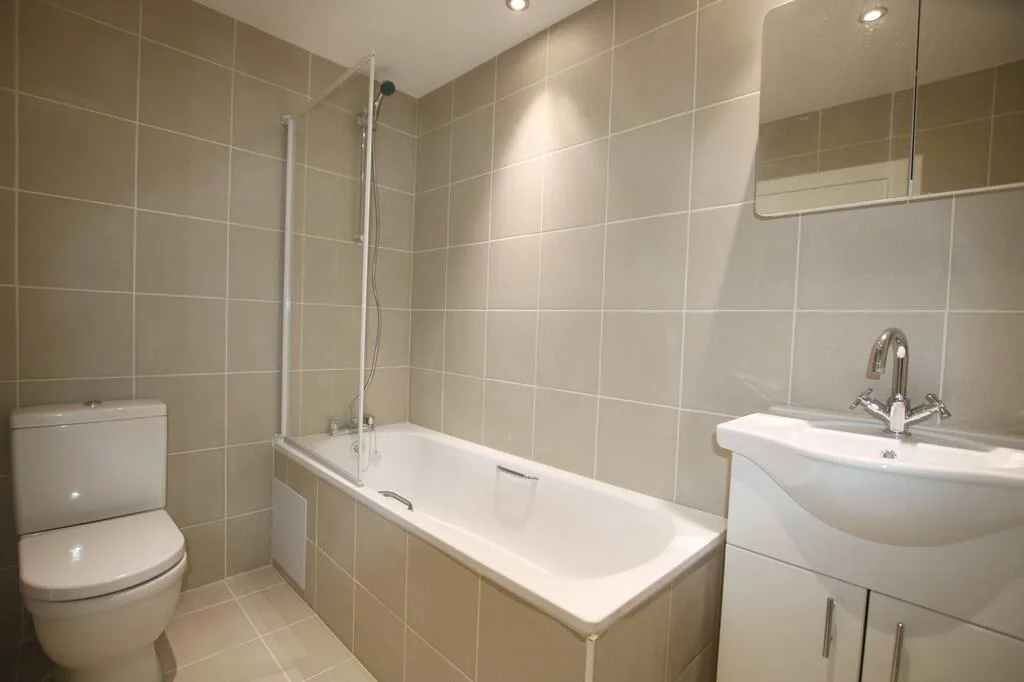 2 bedroom ground floor flat for rent