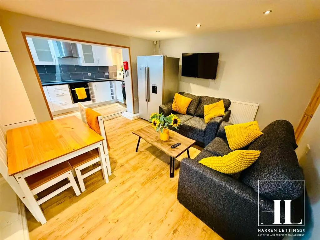 4 bedroom apartment for rent