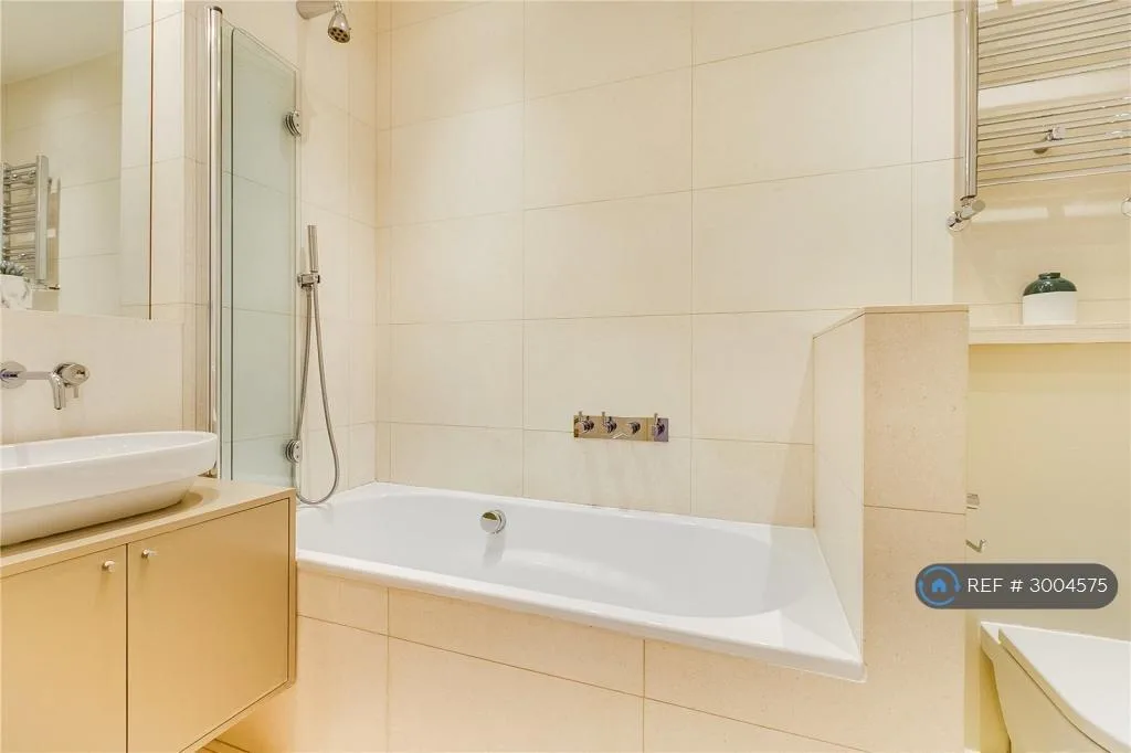 2 bedroom maisonette for rent