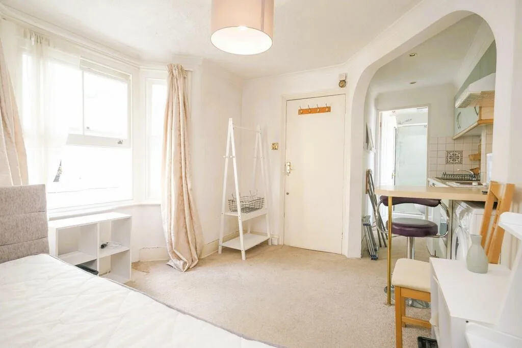 Studio flat for rent