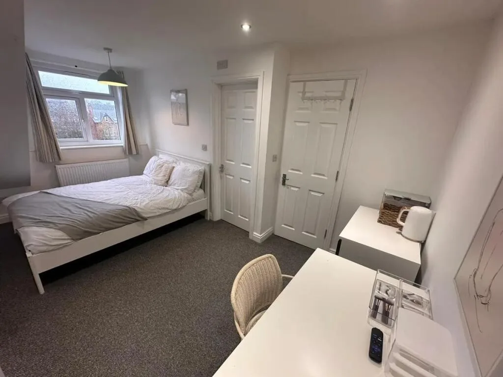 3 bedroom end of terrace house for rent